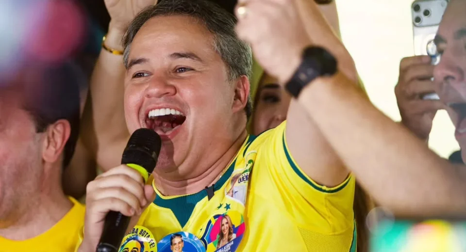 Apoios de Chico de Eulina são apresentados durante discurso do prefeito em ato político das Eleições 2026
