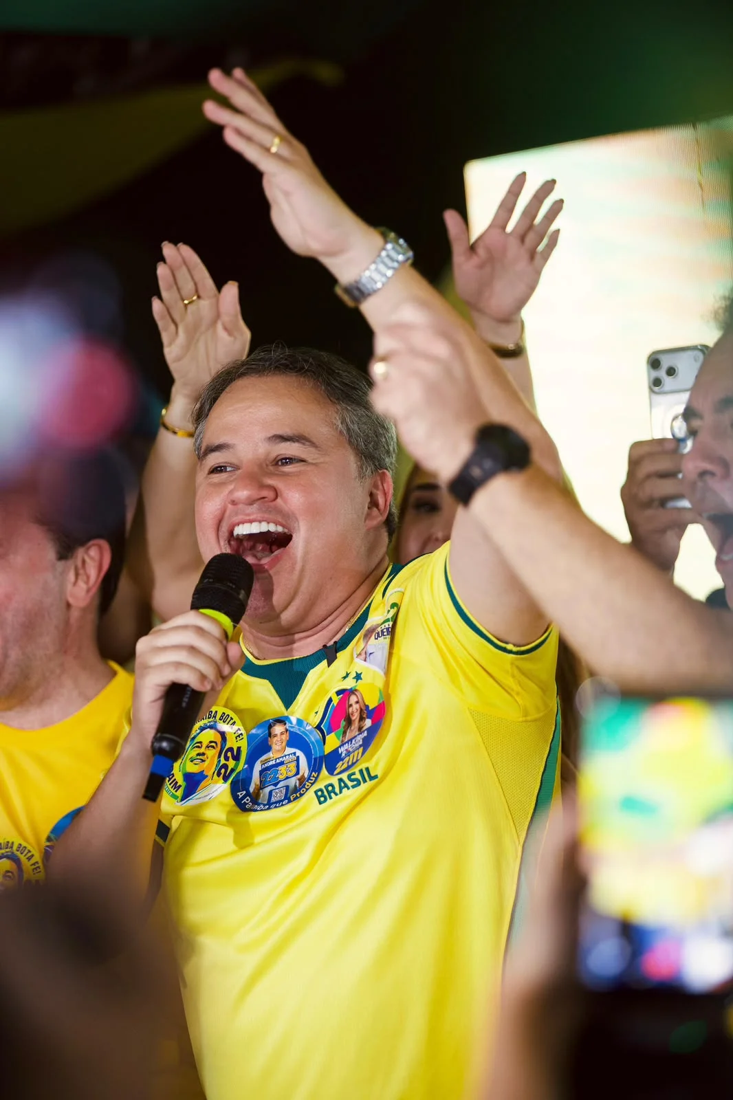 Apoios de Chico de Eulina são apresentados durante discurso do prefeito em ato político das Eleições 2026