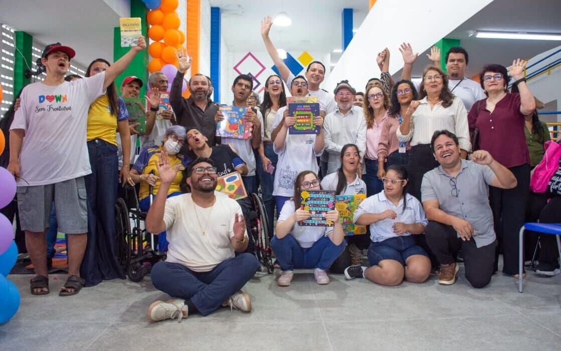 Materiais de uma das Bibliotecas Inclusivas entregues a escolas estaduais da Paraíba