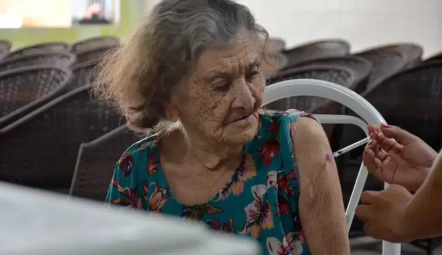 Vacinação com Pneumo 20 em Campina Grande para pessoas com 85 anos ou mais