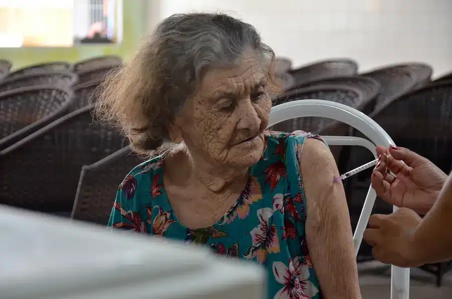 Vacinação com Pneumo 20 em Campina Grande para pessoas com 85 anos ou mais