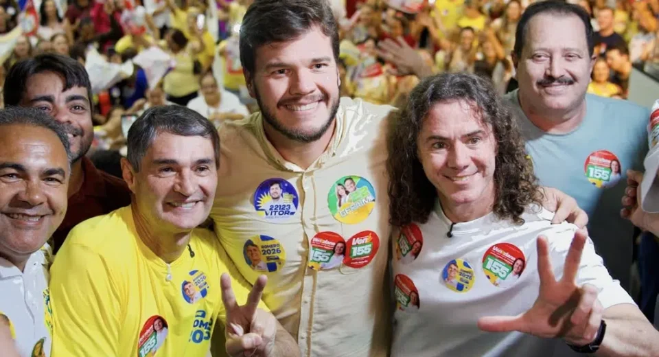 Bruno Cunha Lima durante ato político relacionado à articulação contra Romero e Veneziano mencionada em Campina Grande