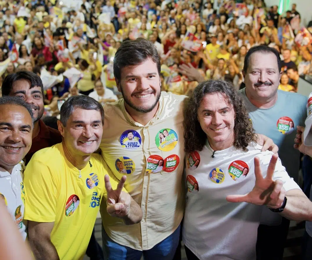Bruno Cunha Lima durante ato político relacionado à articulação contra Romero e Veneziano mencionada em Campina Grande