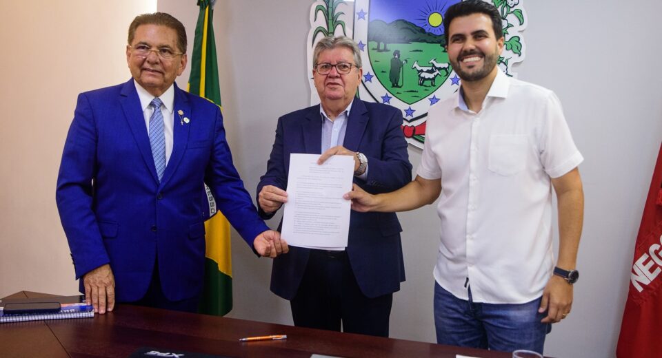 Adriano Galdino e Wilson Filho em imagem de arquivo relacionada ao acordo para presidência da ALPB