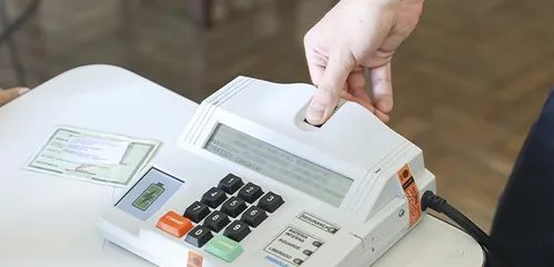 Urna eletrônica usada para identificar eleitor sem biometria na Paraíba