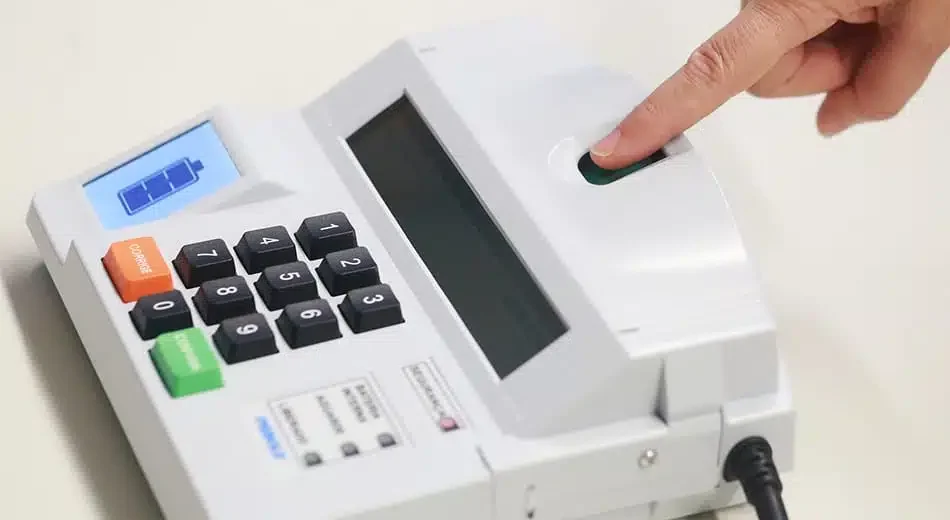 Urna eletrônica preparada para a segurança das Eleições 2026 na Paraíba